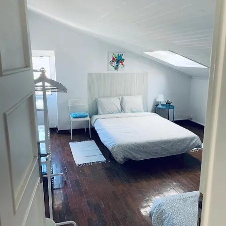 Gama House בית הארחה 2*
